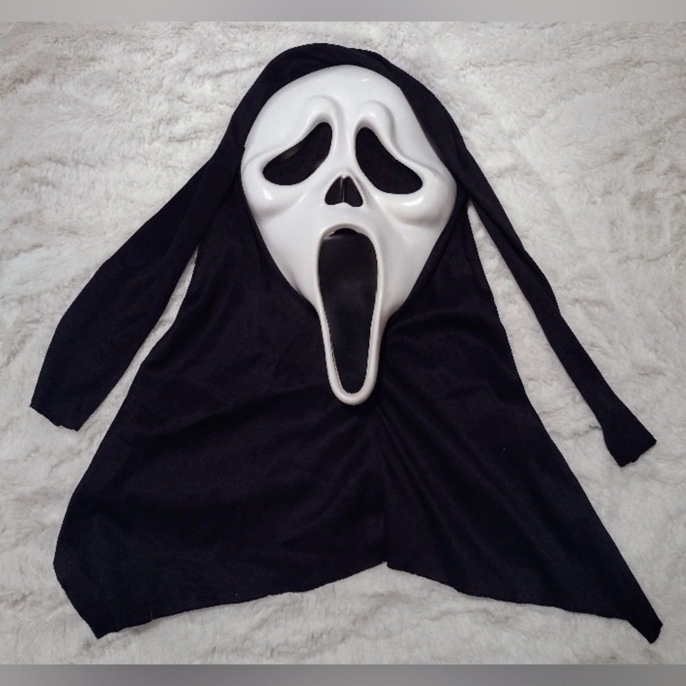 Scream Ghost Face Mask Easter Unlimited 2011 NON Glow